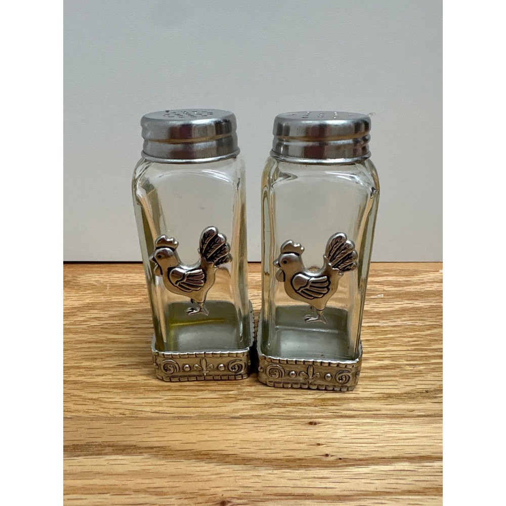 Ganz Rooster Salt and Pepper Shakers Glass Metal Base EK1751 Farmhouse Decor